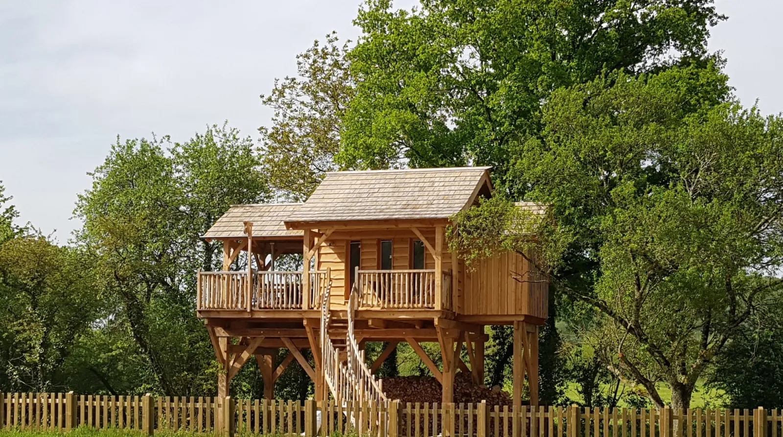 Cabane Perchée du Canal à Chassey, photo 3