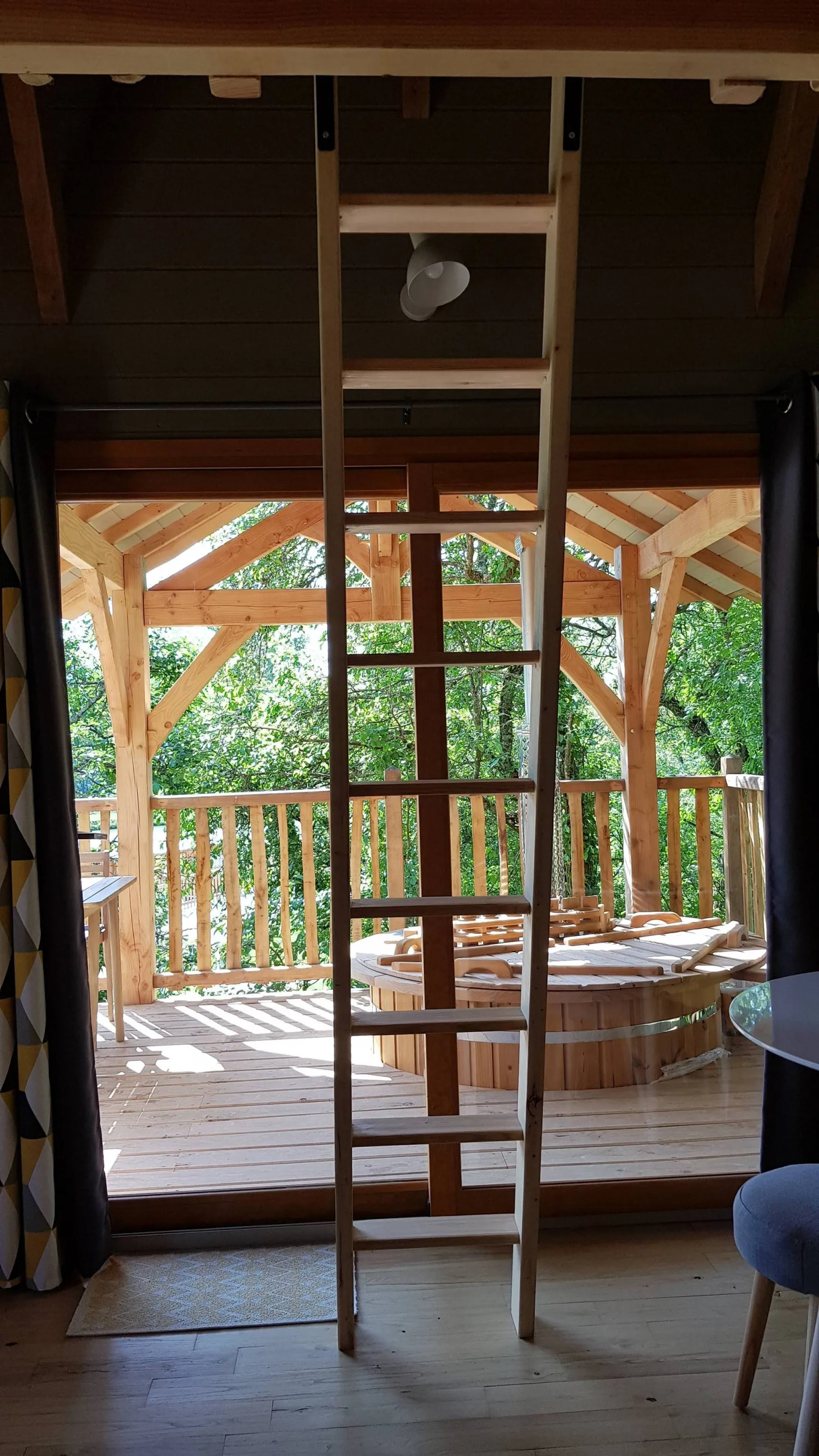 Cabane Perchée du Canal à Chassey, photo 5