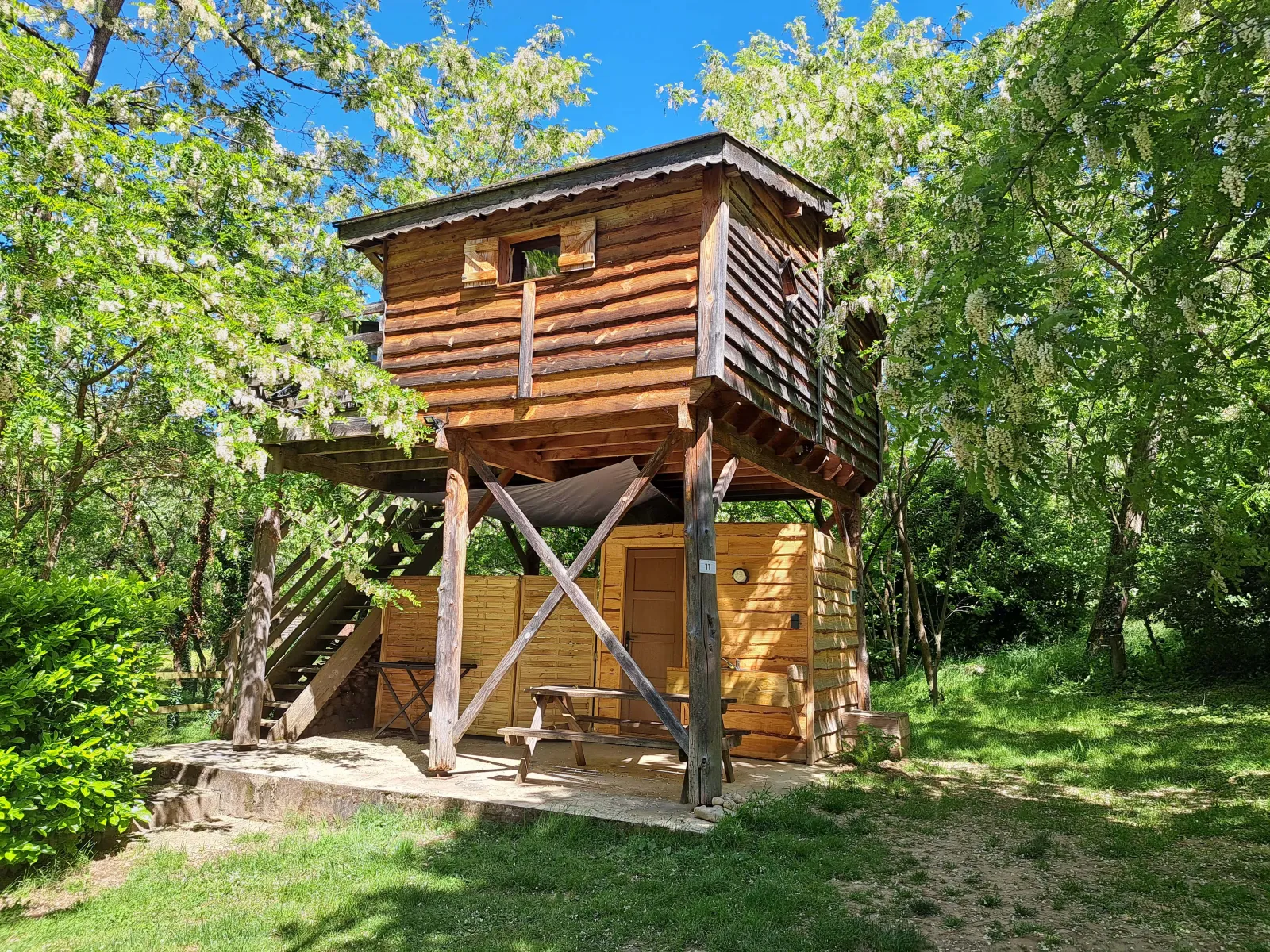Cabane perchée du Viaduc, cabane dans les arbres à Arlebosc