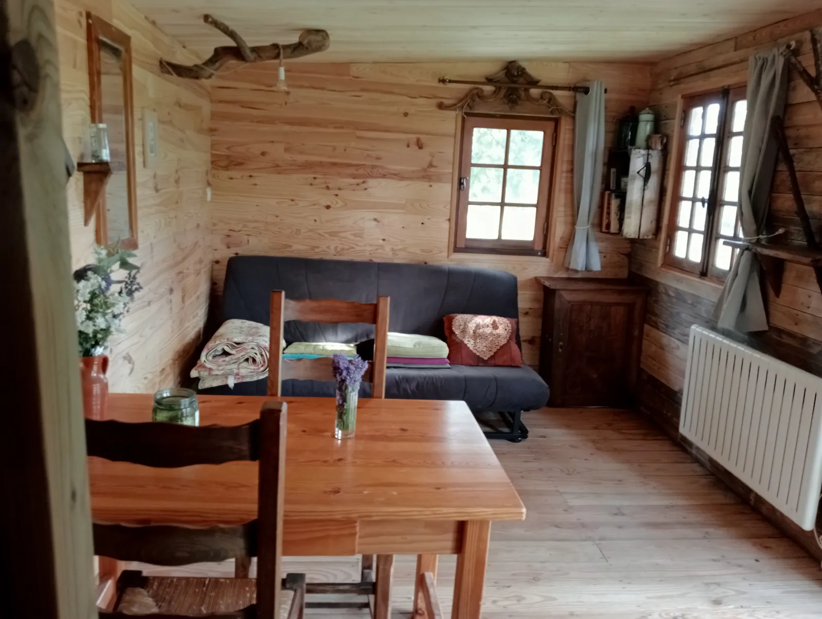 Cabane perchée et le chêne à Saint-Roch, photo 3