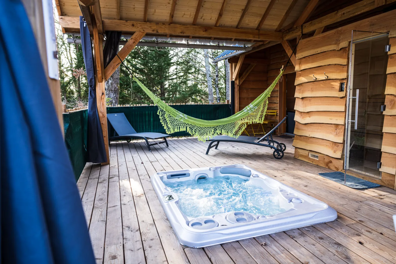 Cabane Petit Bois, cabane dans les arbres à Boismorand