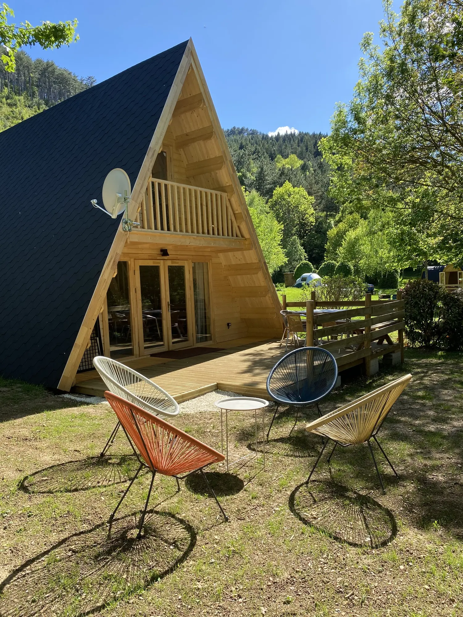 Pic des Nuages, cabane au sol à Meyrueis