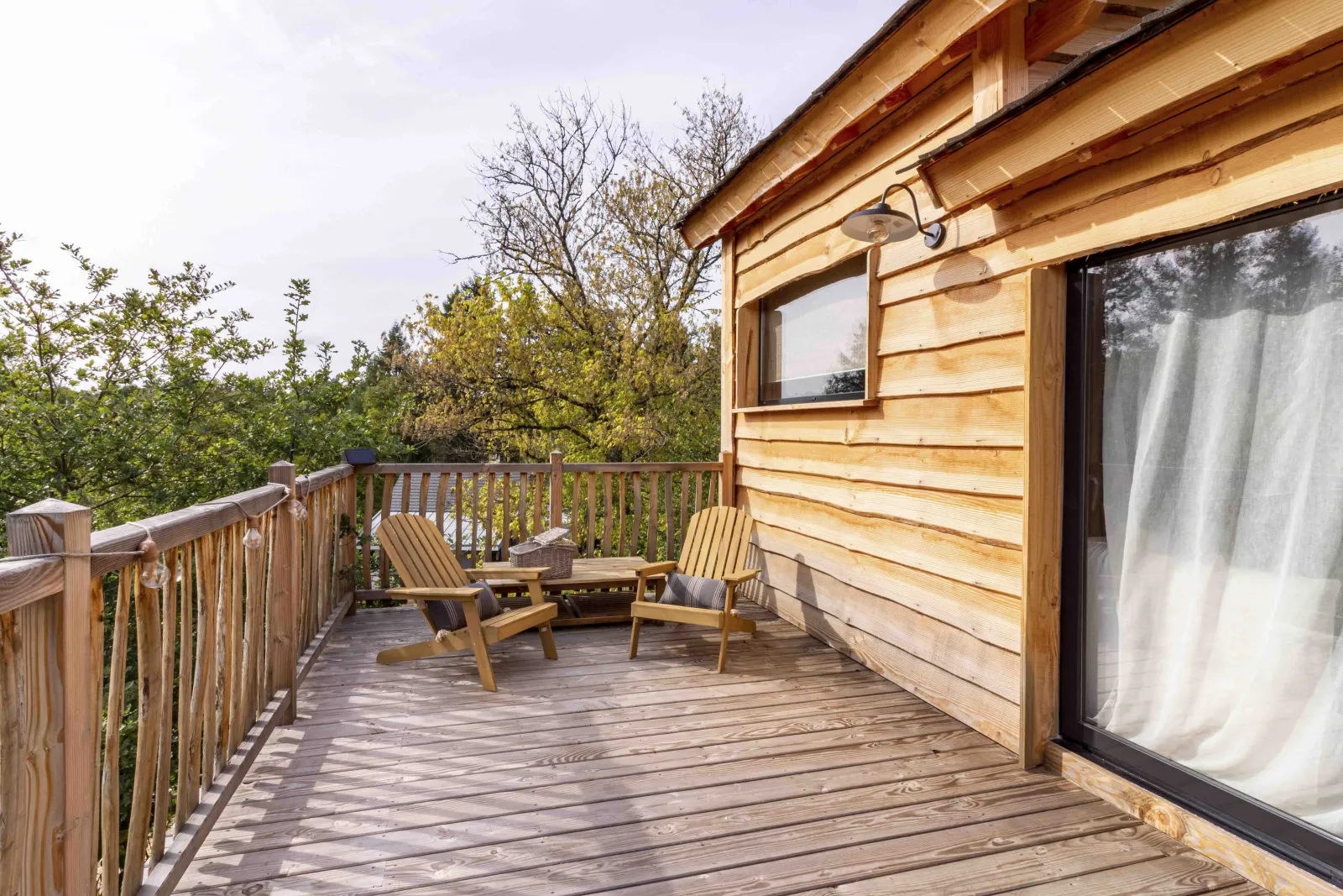 Cabane PureScapade, cabane sur pilotis à Royères