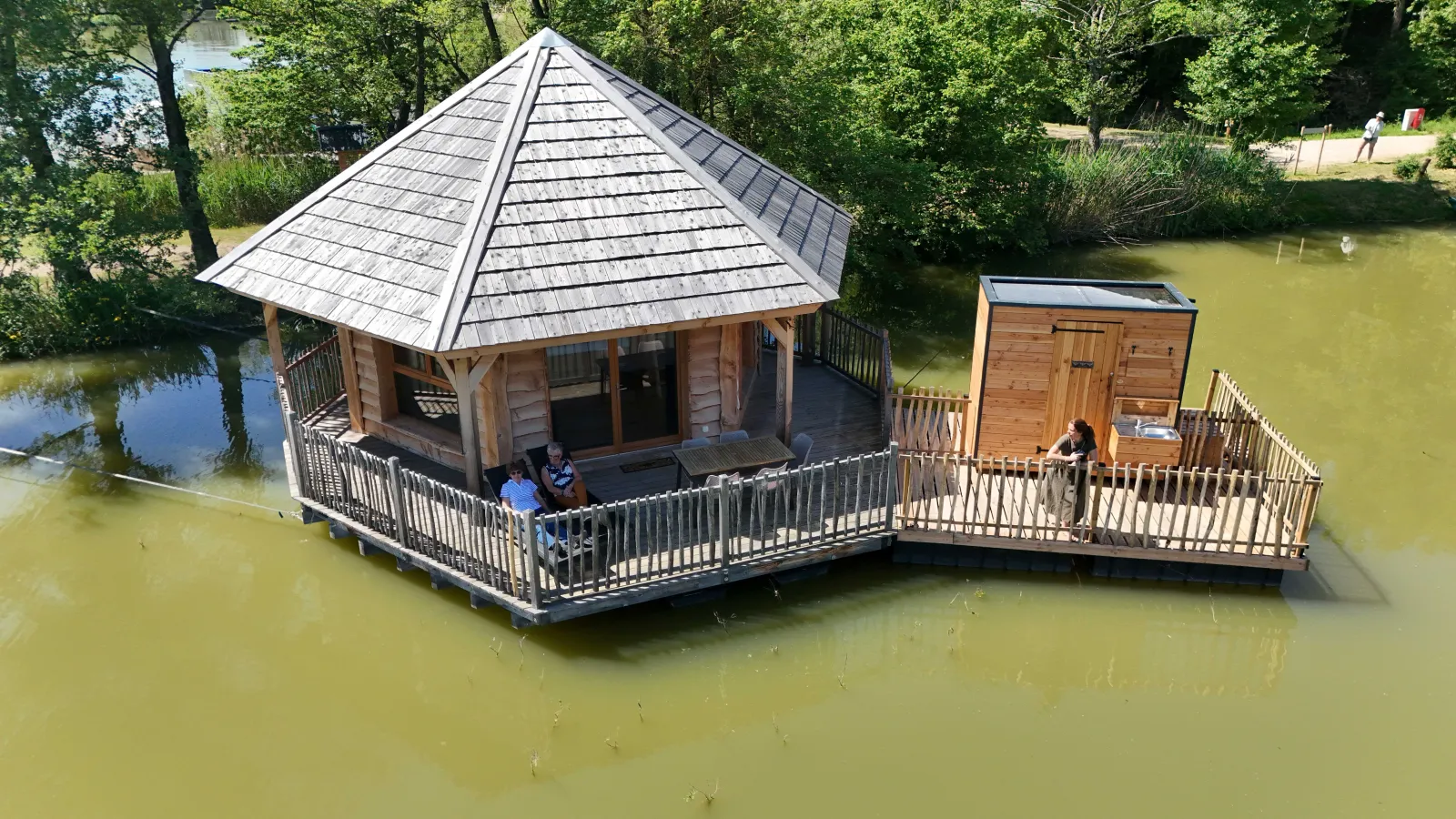 Cabane Ruche à Bâgé-Dommartin, photo 5