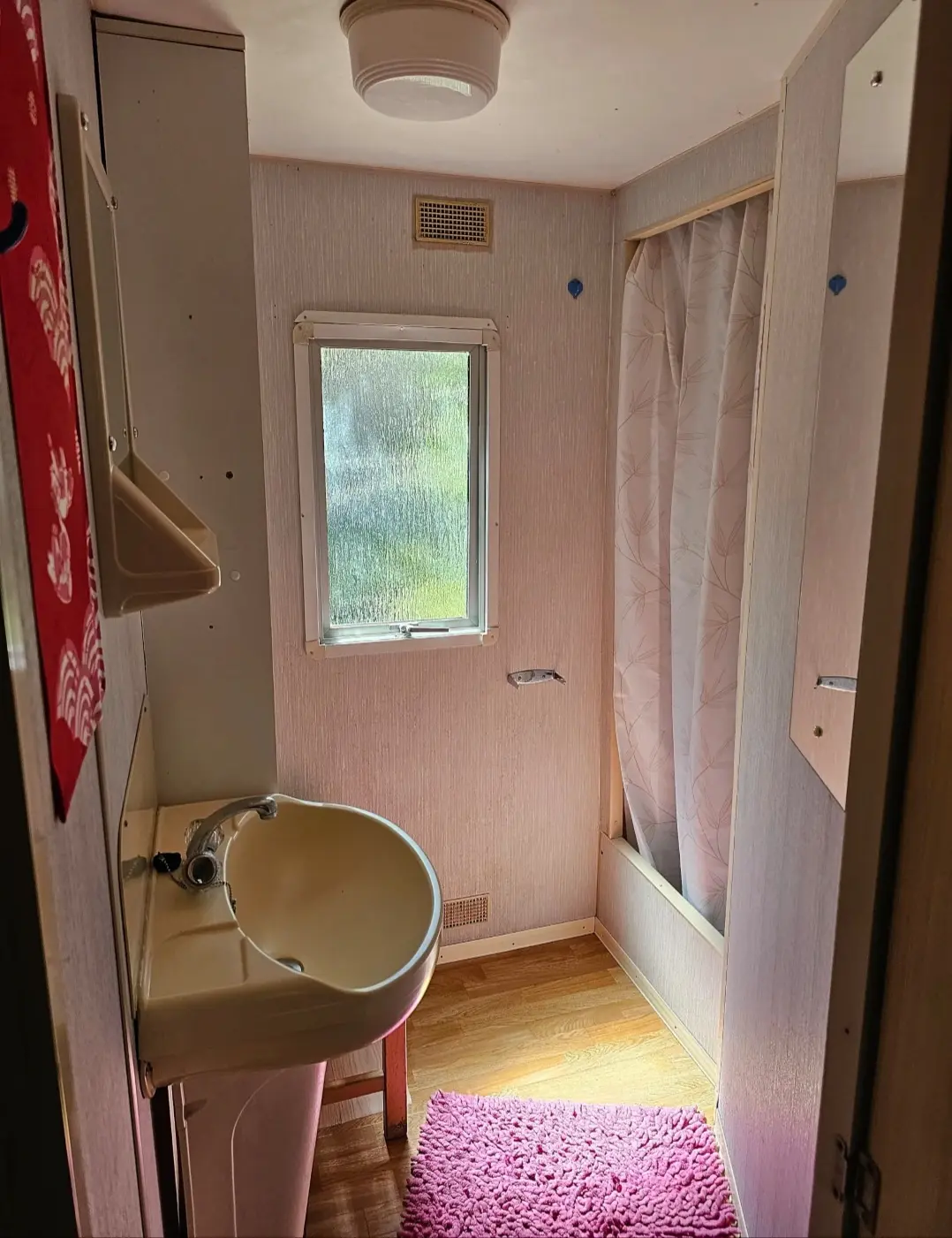 Cabane Saloon à Malbosc, photo 5