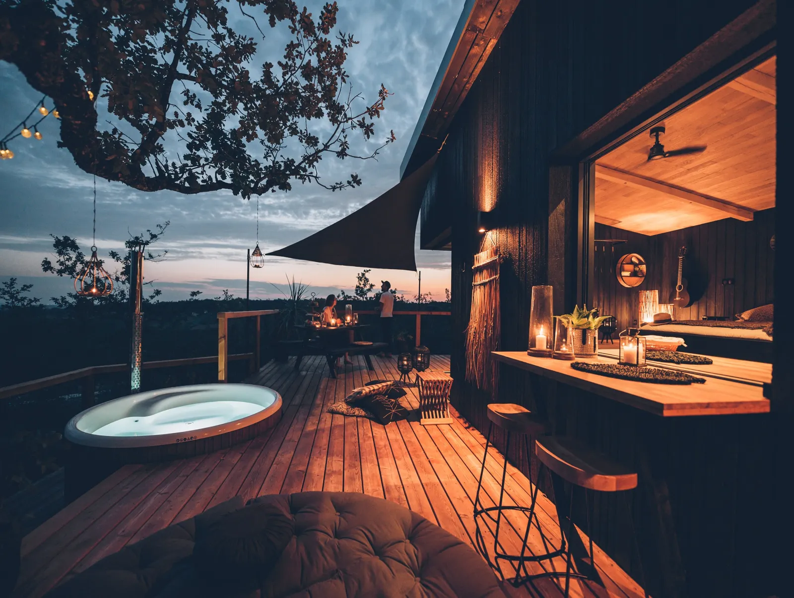 Cabane Shou Sugi Ban, cabane sur pilotis à Labastide-de-Penne
