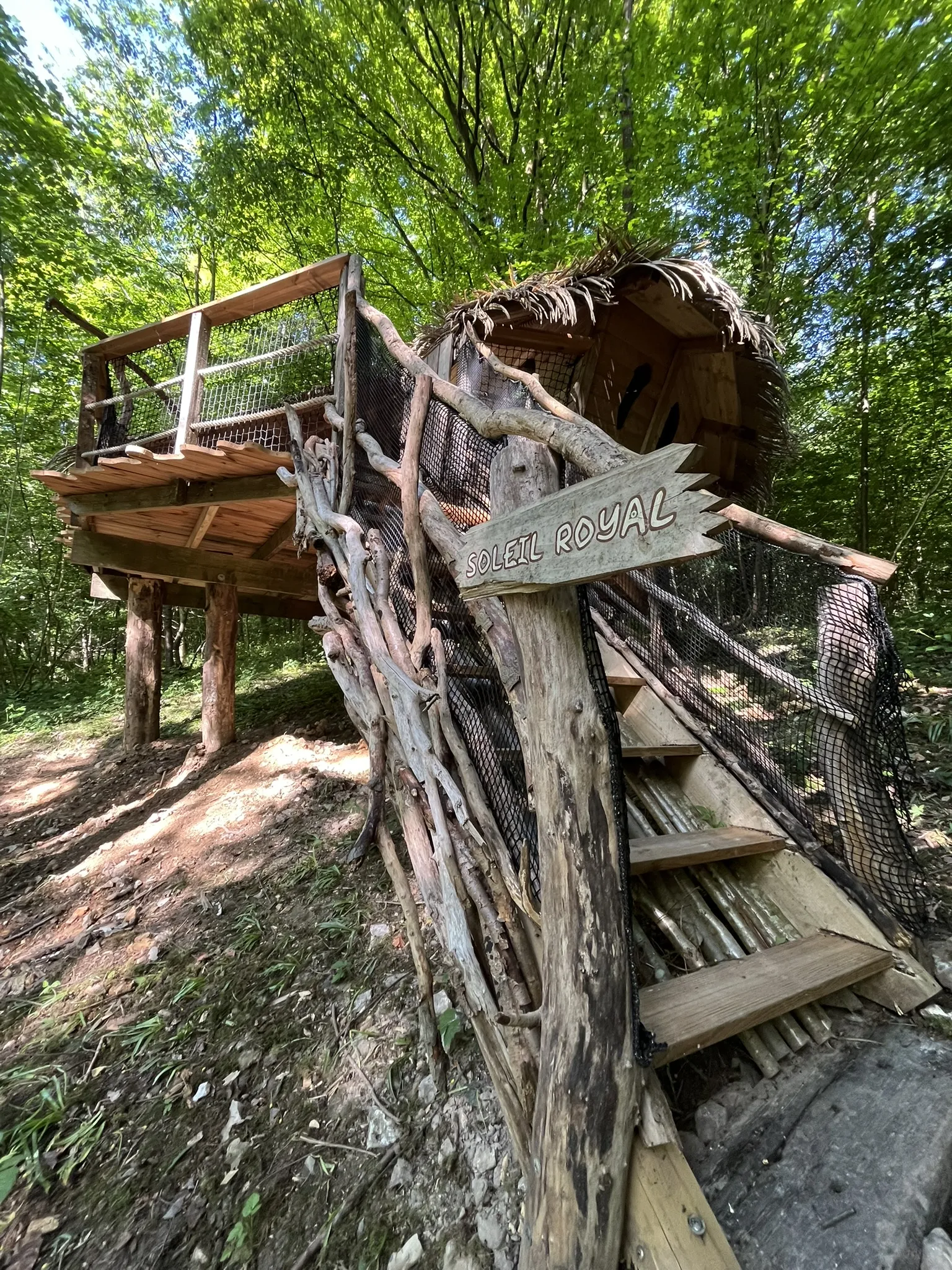 Cabane Soleil Royal à Saint-Germain-des-Essourts, photo 4