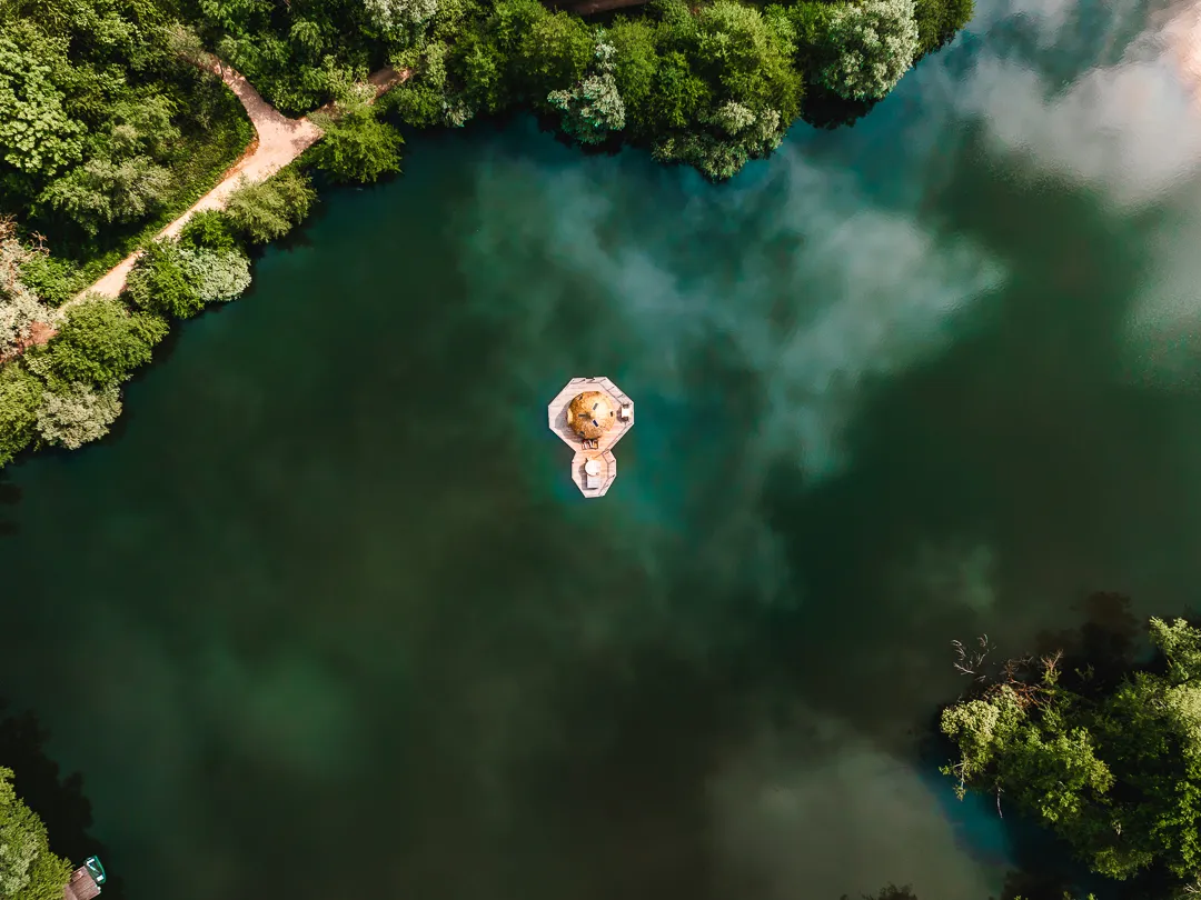 Cabane Spa Boréale, cabane sur l'eau à Chassey-lès-Montbozon