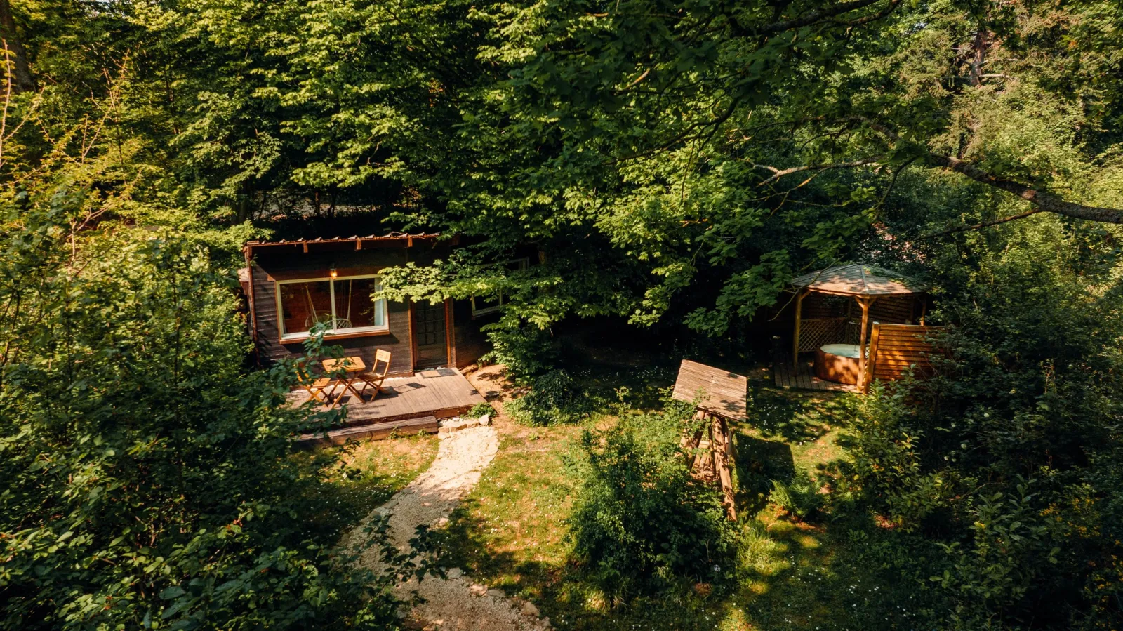Cabane Spa Cinq Éléments, cabane au sol à Rosoy-en-Multien