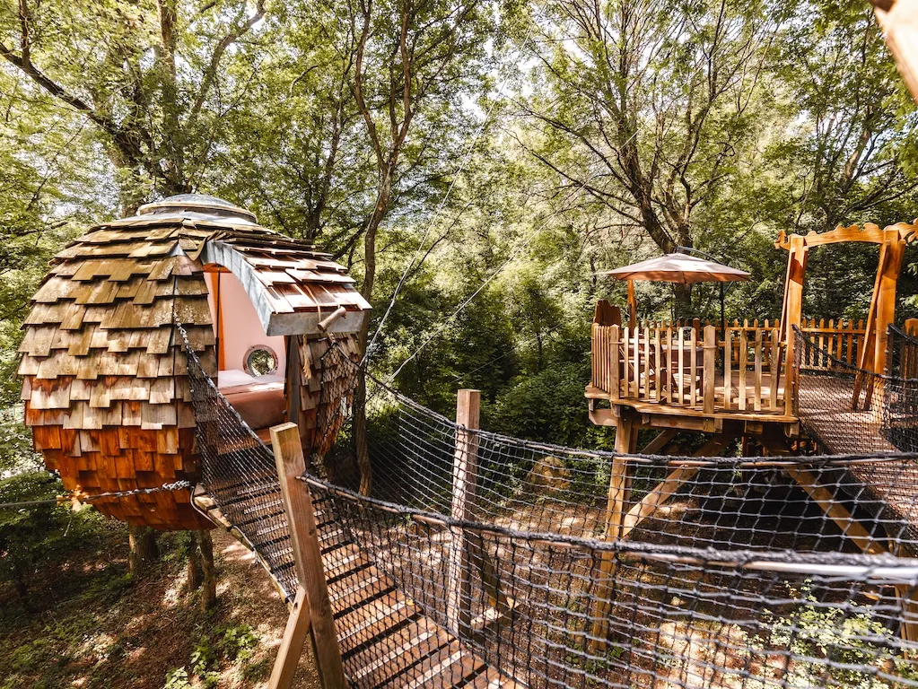Cabane Spa Cocoon d'Amour, cabane dans les arbres à Rosoy-en-Multien