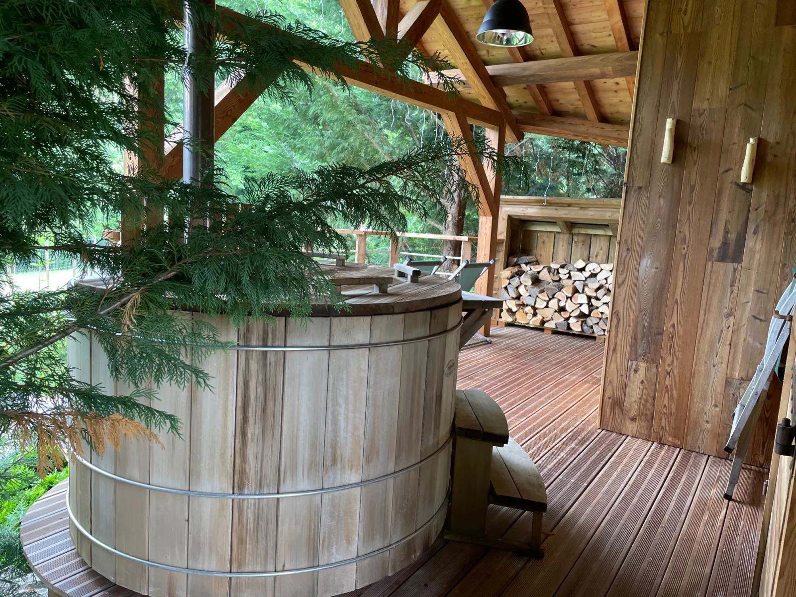 Cabane Spa de Manon à Corcelle-Mieslot, photo 2