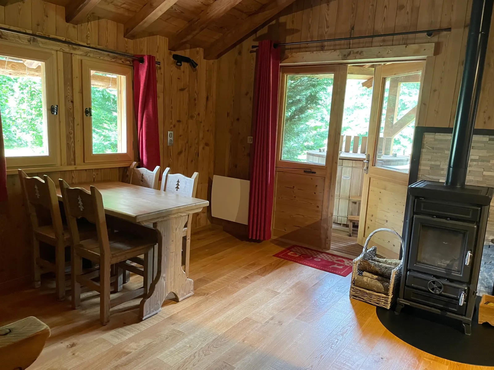 Cabane Spa de Manon à Corcelle-Mieslot, photo 4