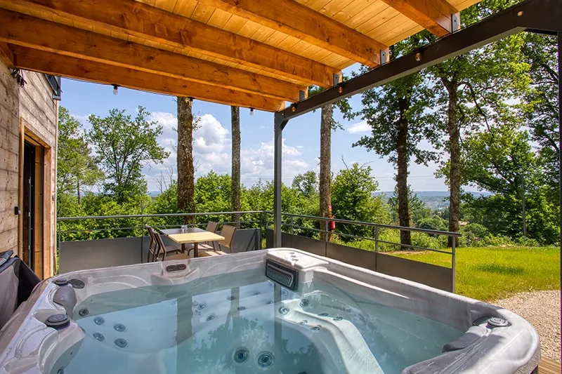 Cabane Spa des Châtaigniers, cabane au sol à Sarlat-la-Canéda