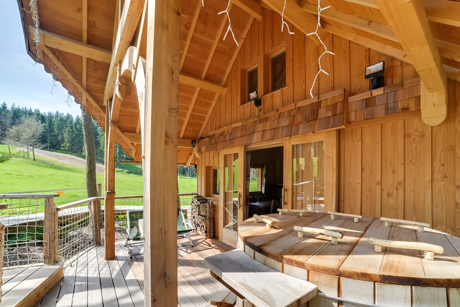 Cabane Spa des Cyprès à Corcelle-Mieslot, photo 4