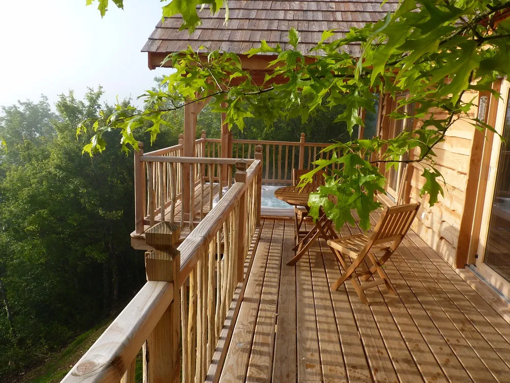 Cabane-Spa des Figuiers, cabane dans les arbres à Salignac-Eyvigues