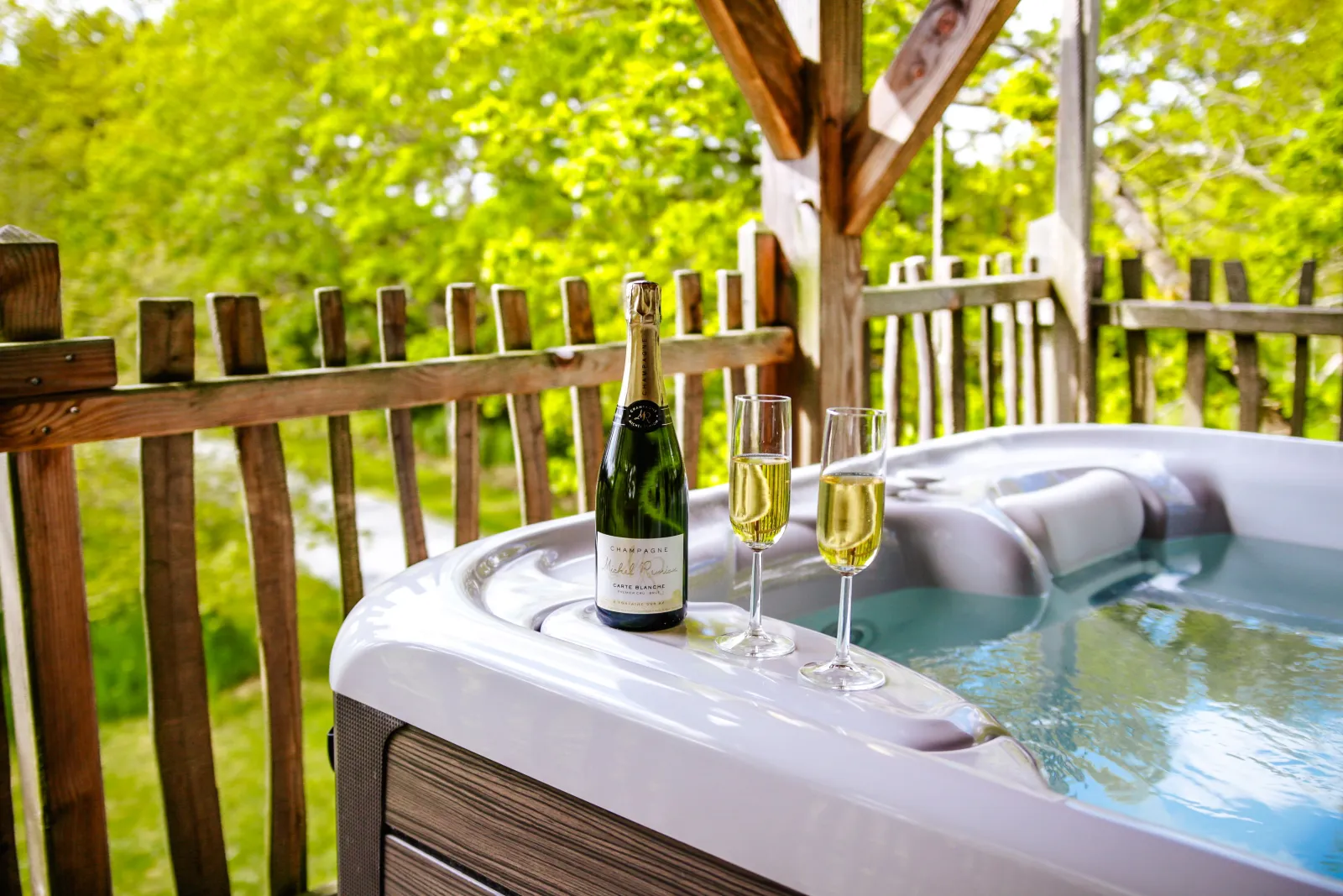 Cabane Spa des Hauts Bois à Sacé, photo 3