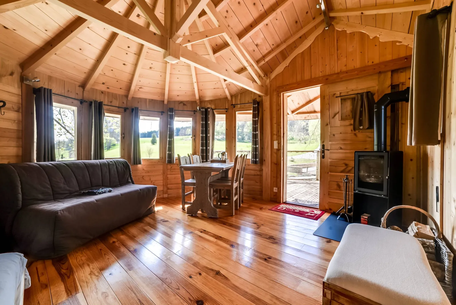 Cabane Spa des Tilleuls à Corcelle-Mieslot, photo 5
