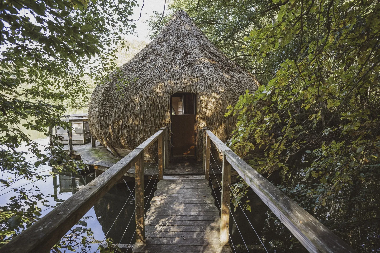 Cabane Spa Divine, cabane sur l'eau à Chassey-lès-Montbozon
