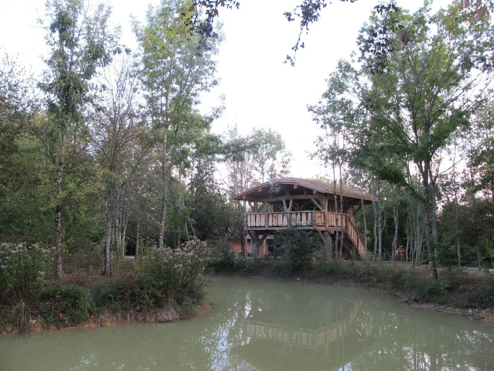 Cabane Spa du Pêcheur à Chennegy, photo 3