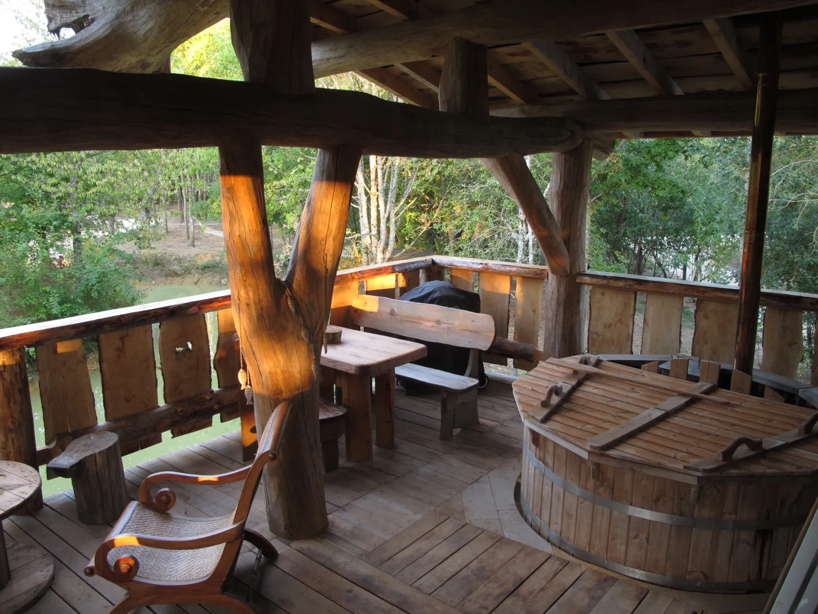 Cabane Spa du Pêcheur à Chennegy, photo 4