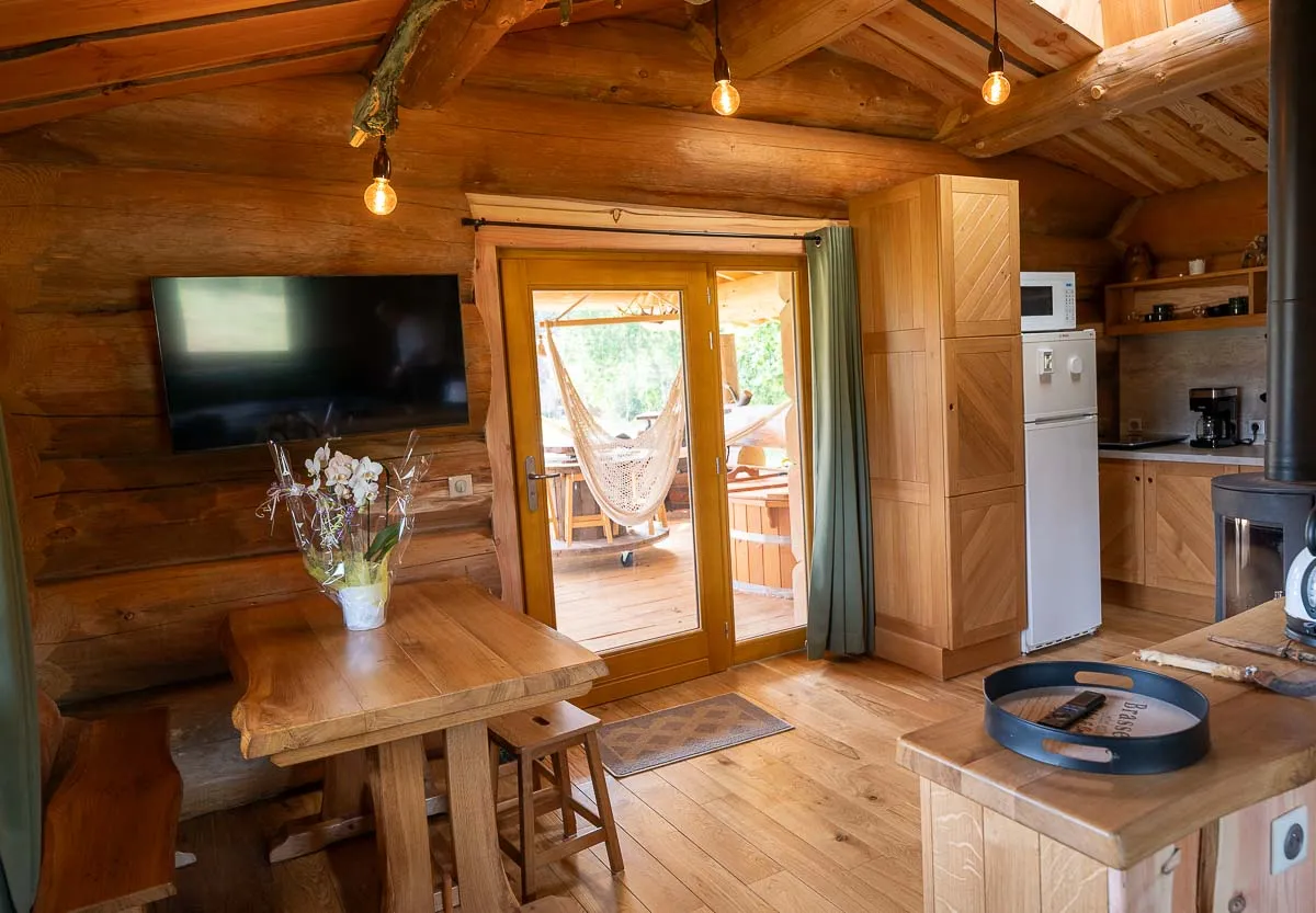 Cabane Spa du Trappeur à Chennegy, photo 5