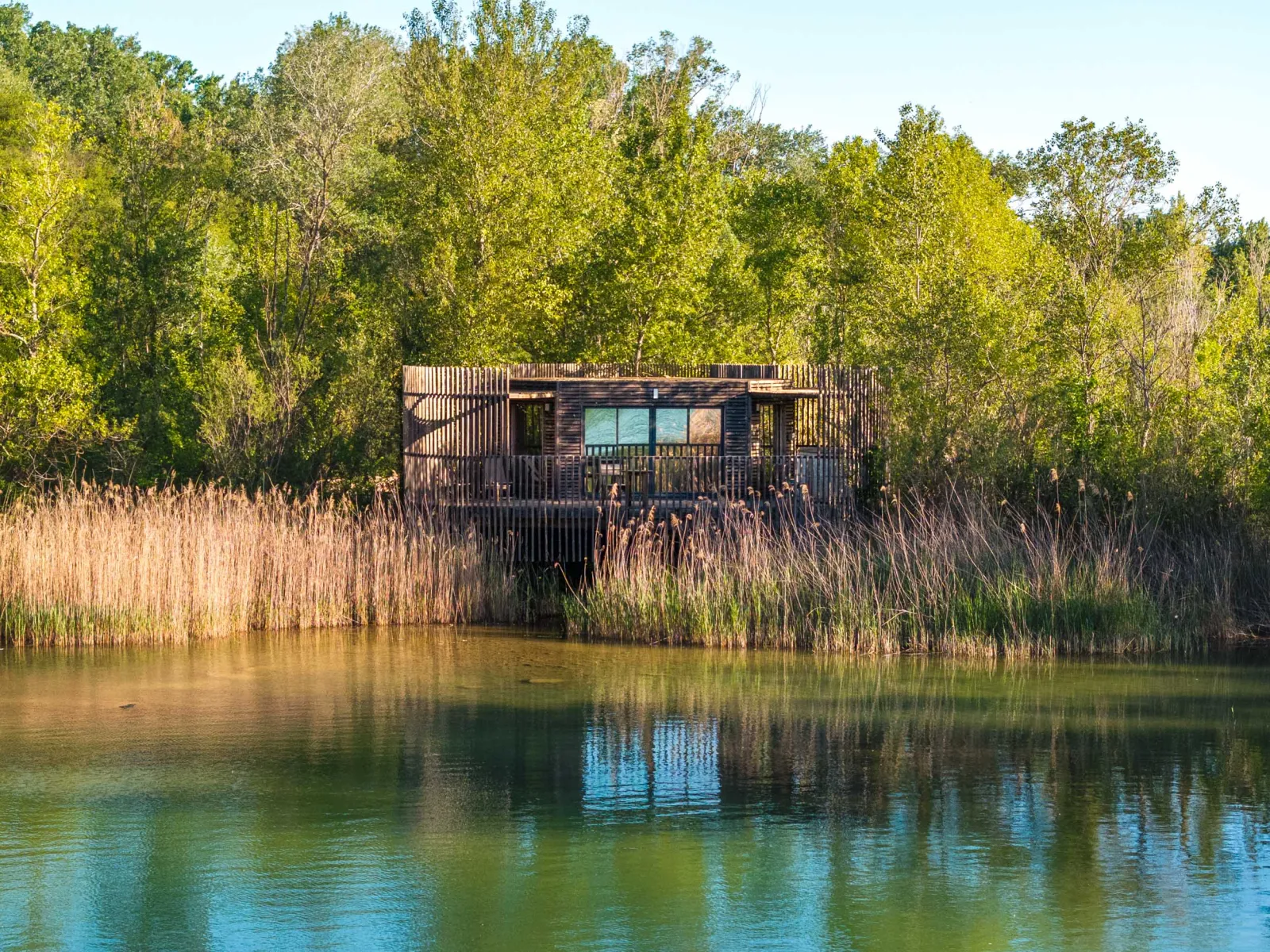 Cabane Spa Échappée, cabane sur pilotis à Sorgues