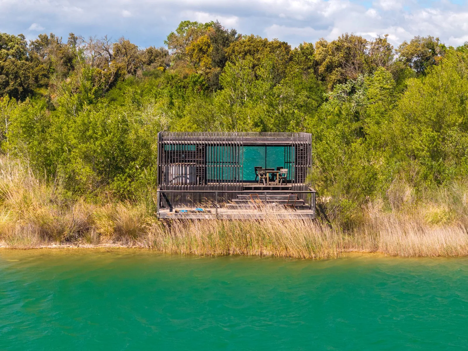 Cabane Spa Essentielle, cabane sur pilotis à Sorgues