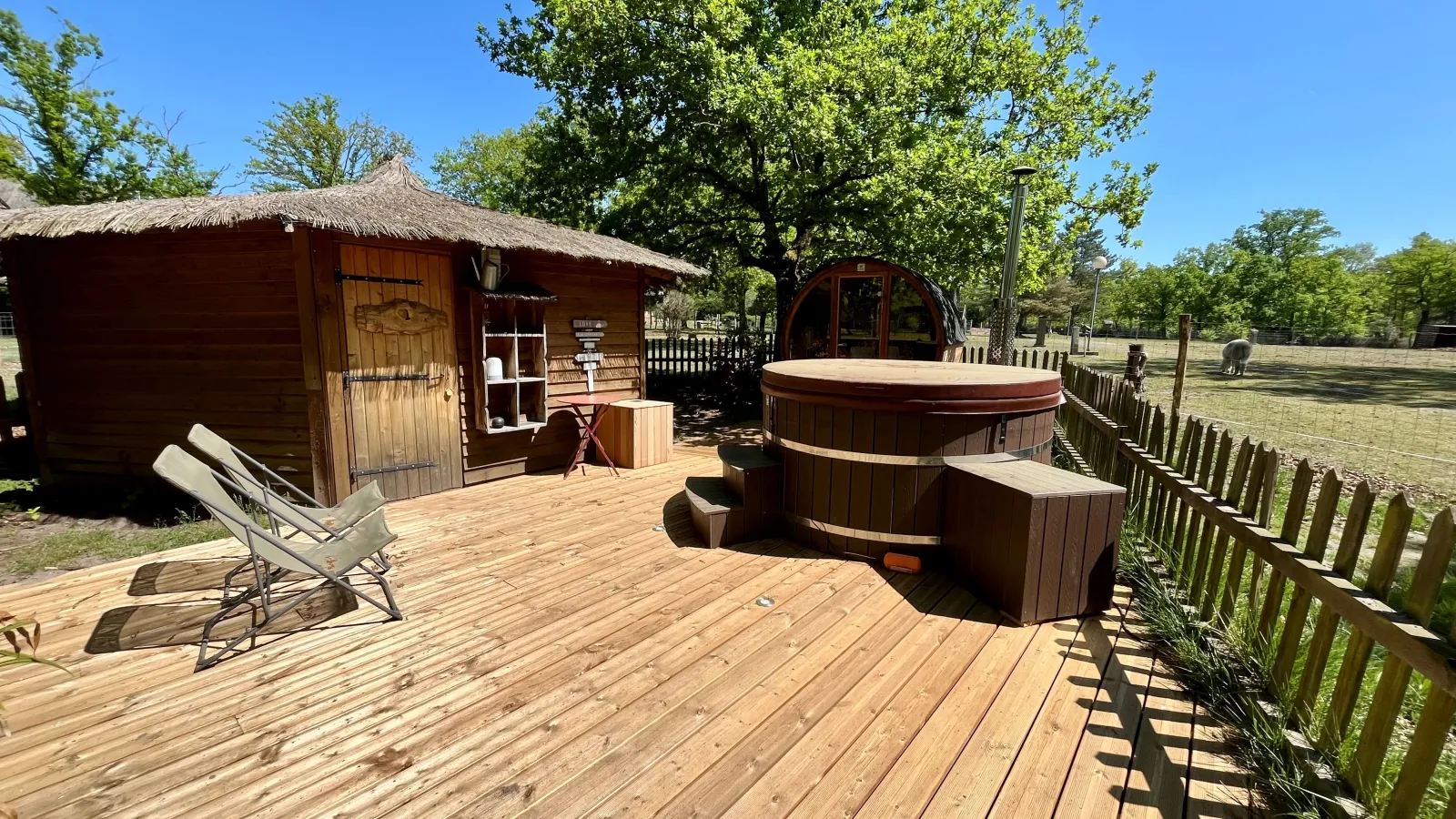 Cabane Spa et Sauna, cabane au sol à Fère-en-Tardenois