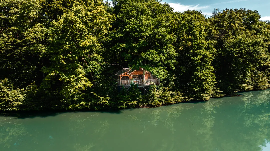 Cabane Spa Harmonie, cabane sur pilotis à Joncherey