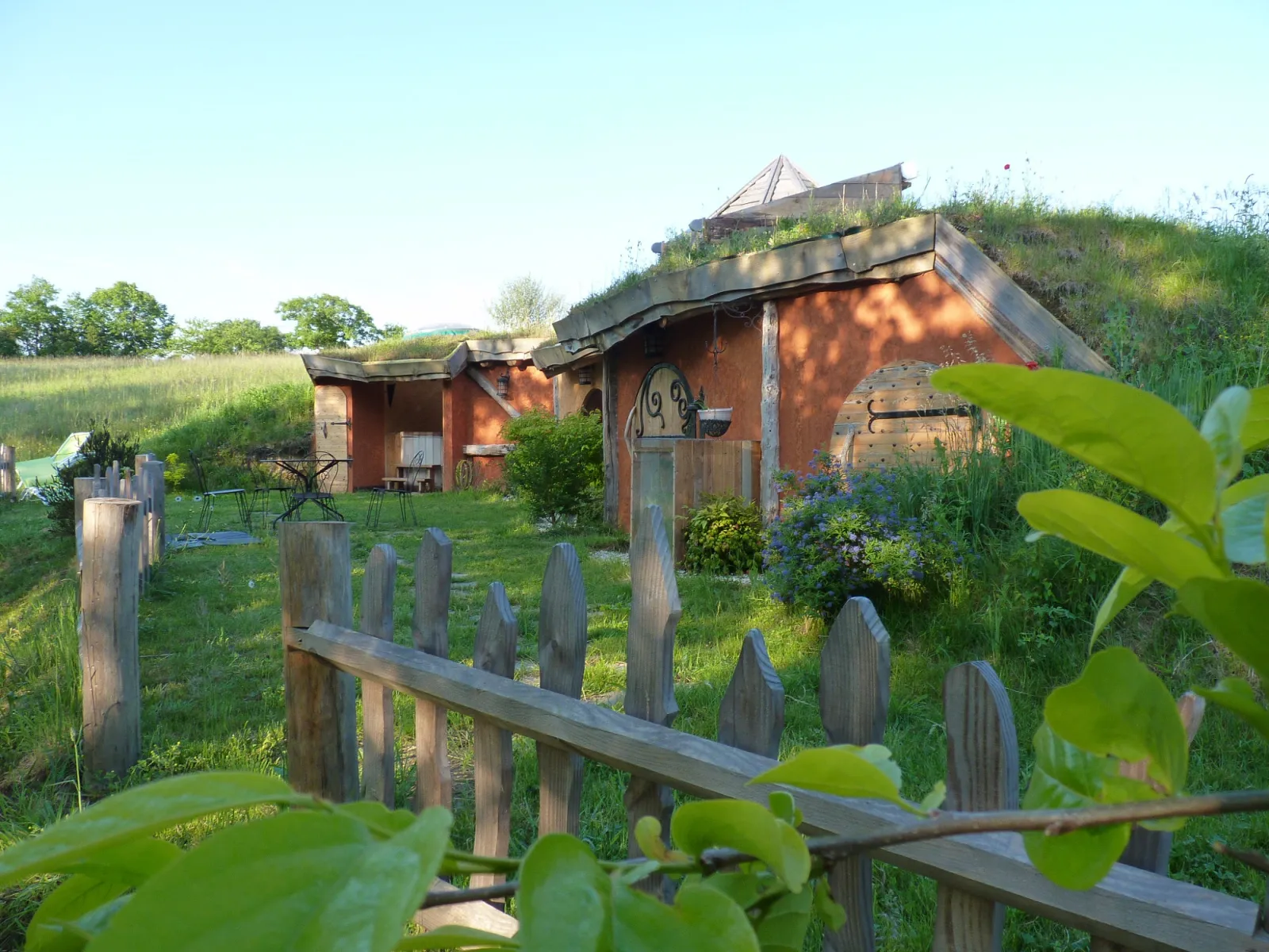 Cabane-Spa Hobbit, cabane au sol à Salignac-Eyvigues