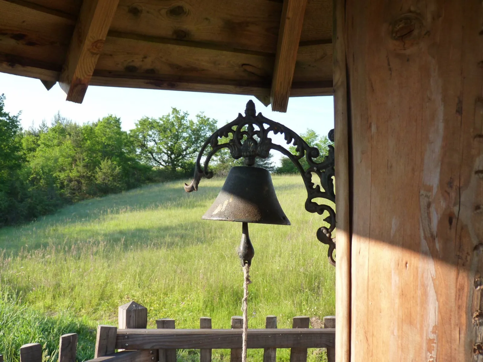 Cabane-Spa Hobbit à Salignac-Eyvigues, photo 3