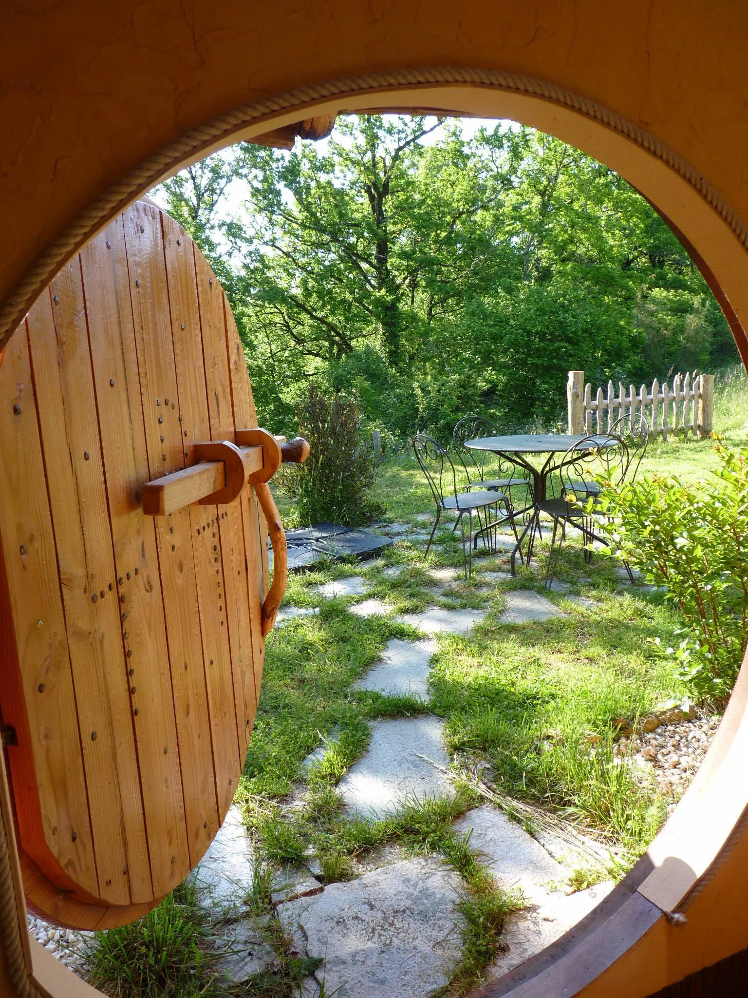 Cabane-Spa Hobbit à Salignac-Eyvigues, photo 4