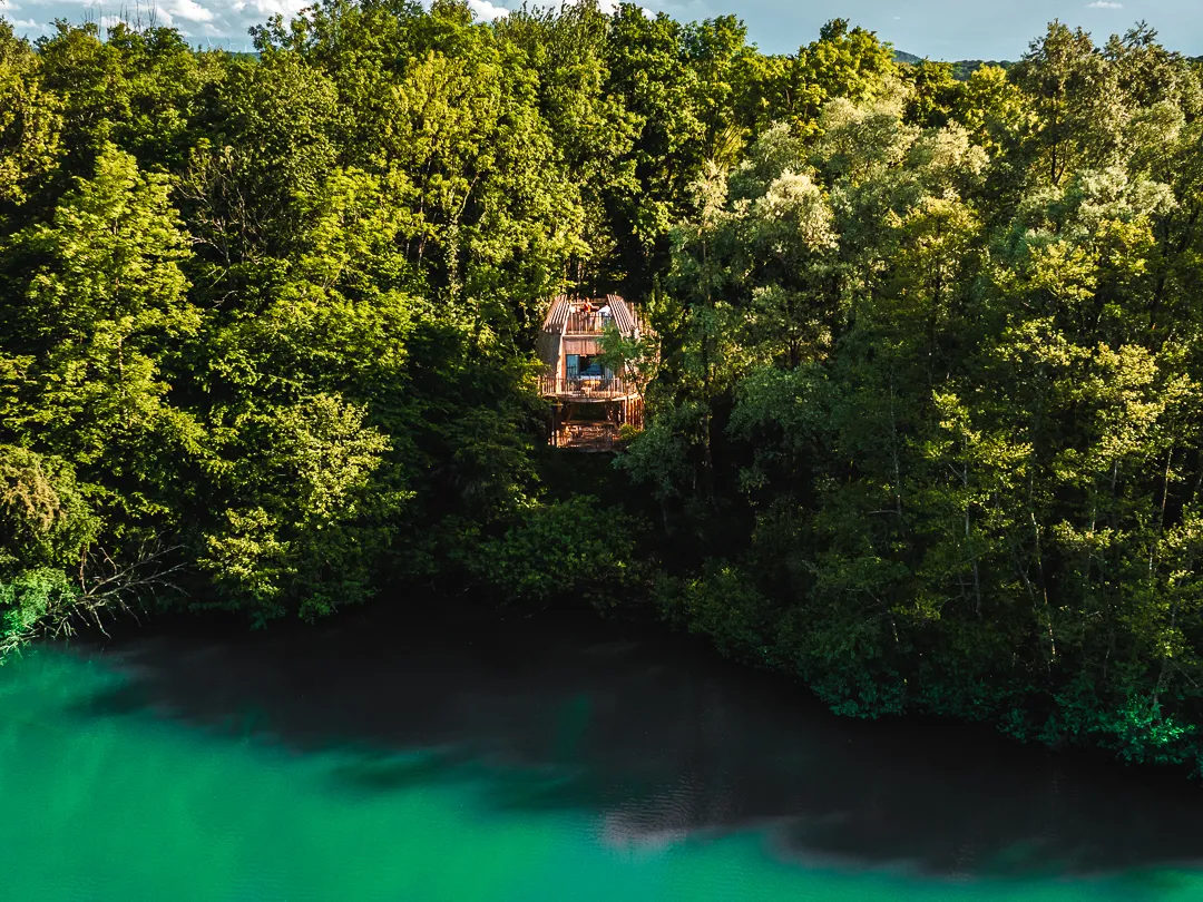 Cabane Spa Immersion, cabane sur pilotis à Chassey-lès-Montbozon
