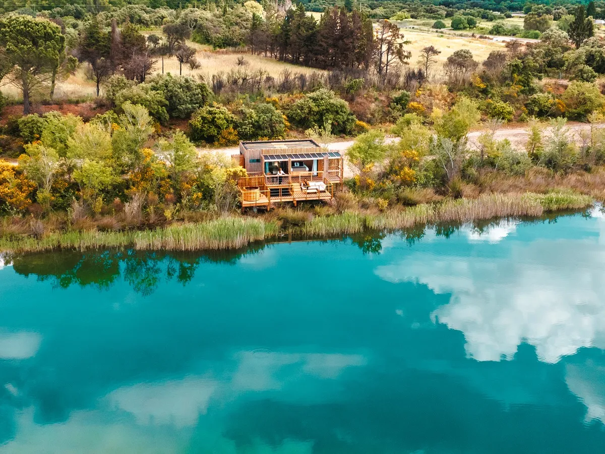 Cabane Spa Lagune, cabane sur pilotis à Sorgues