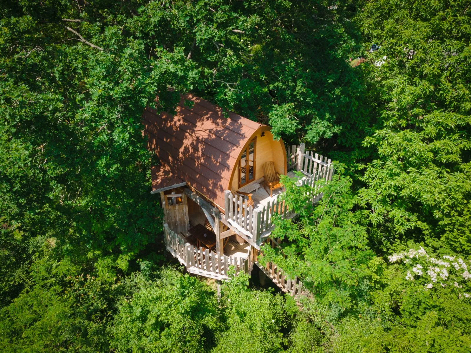 Cabane Spa Le Chêne, cabane dans les arbres à Rosoy-en-Multien