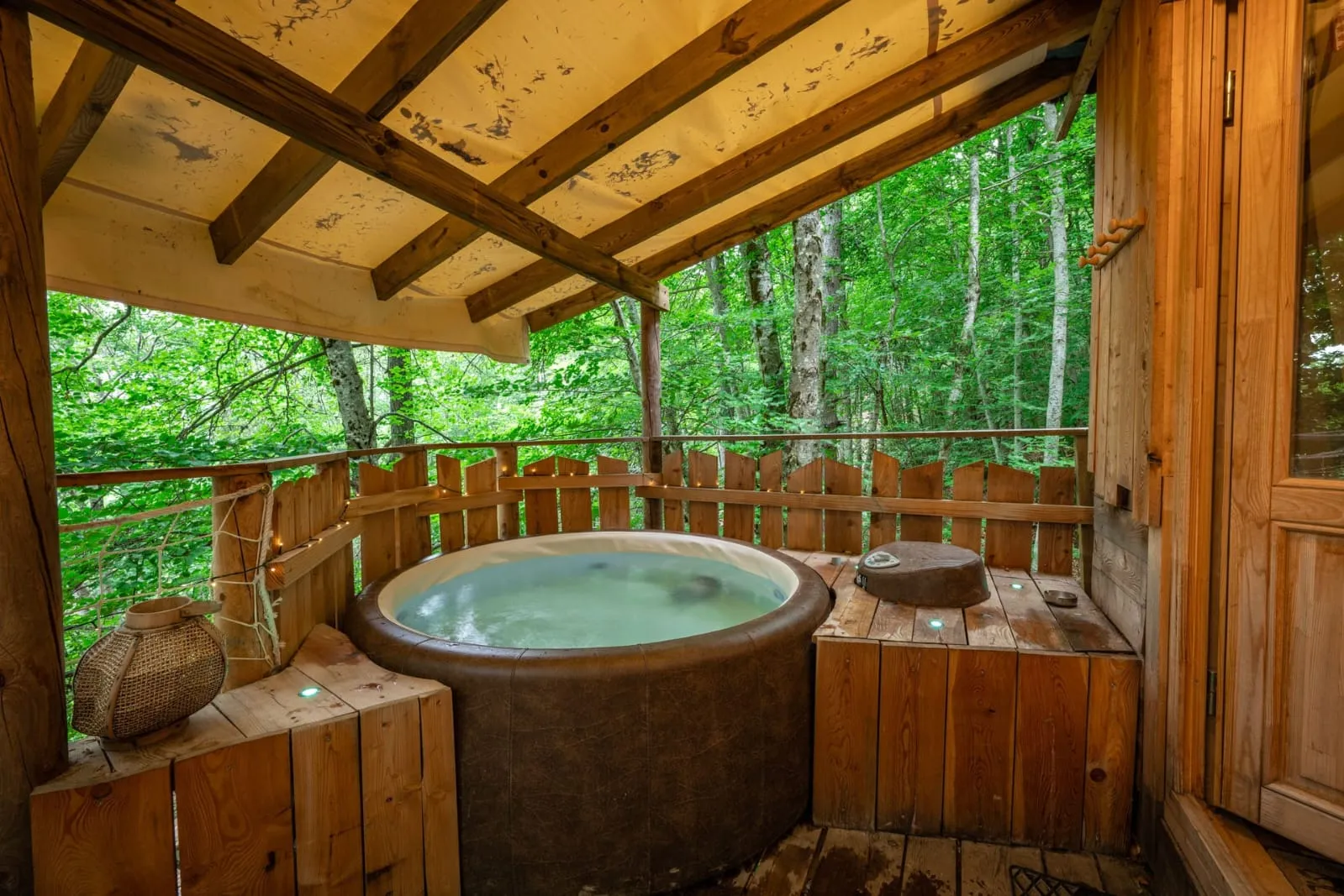 Cabane Spa Les Elfes à Saint-Léger-les-Mélèzes, photo 3
