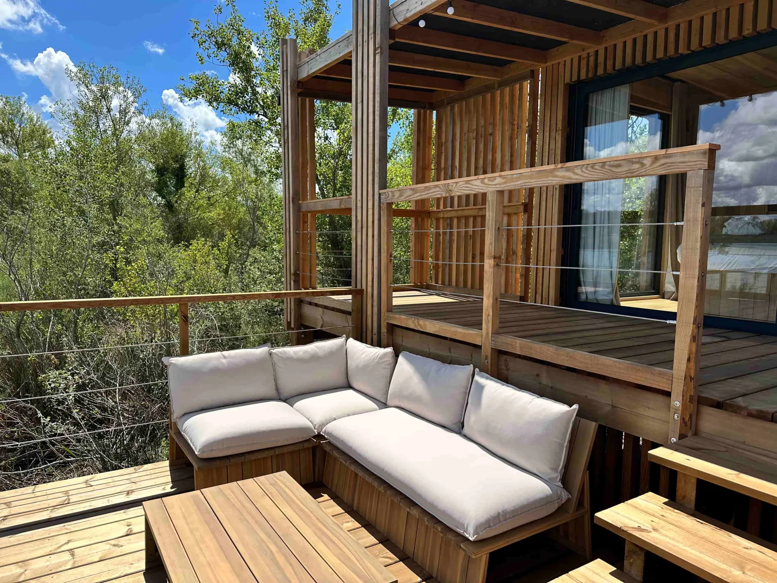 Cabane Spa Moorea, cabane sur pilotis à Sorgues