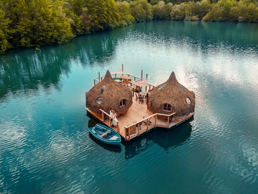 Cabane Spa Odyssée, cabane sur l'eau à Chassey-lès-Montbozon