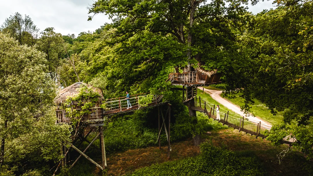 Cabane Spa Refuge, cabane dans les arbres à Chassey-lès-Montbozon