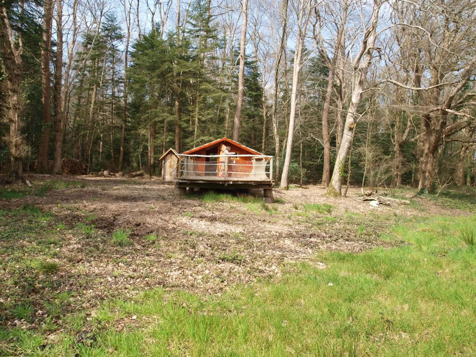 Cabane Stella, cabane au sol à Cléder