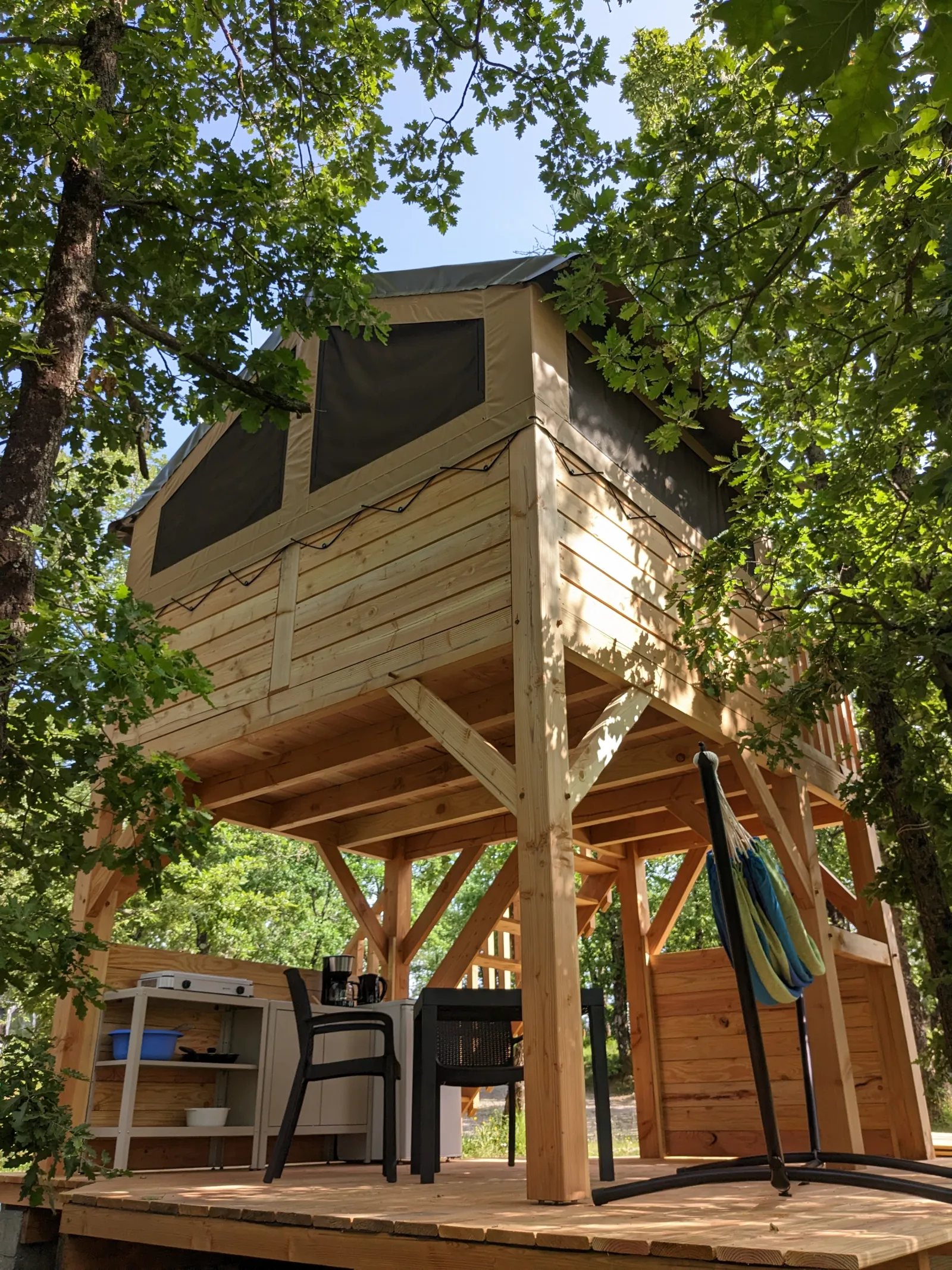 Cabane sur pilotis du Roc del Rey, cabane sur pilotis à Belloc