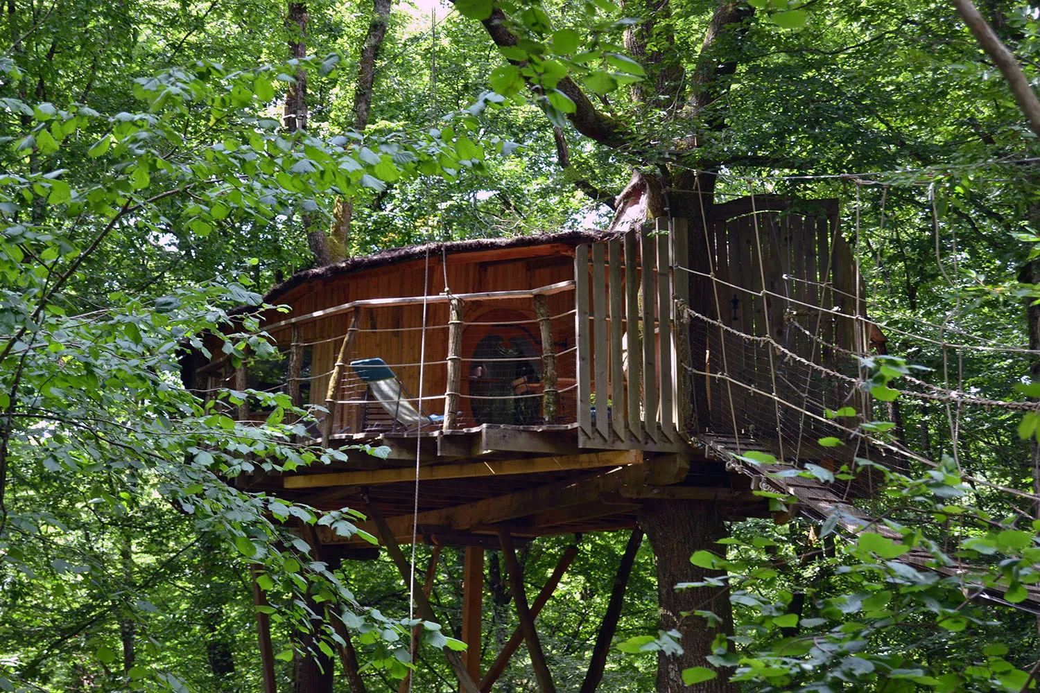 Cabane Tad Goz, cabane dans les arbres à Ranchot