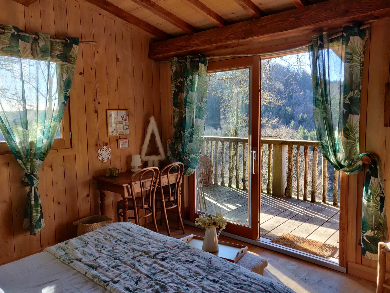 Cabane Tilleul, cabane sur pilotis à Singles