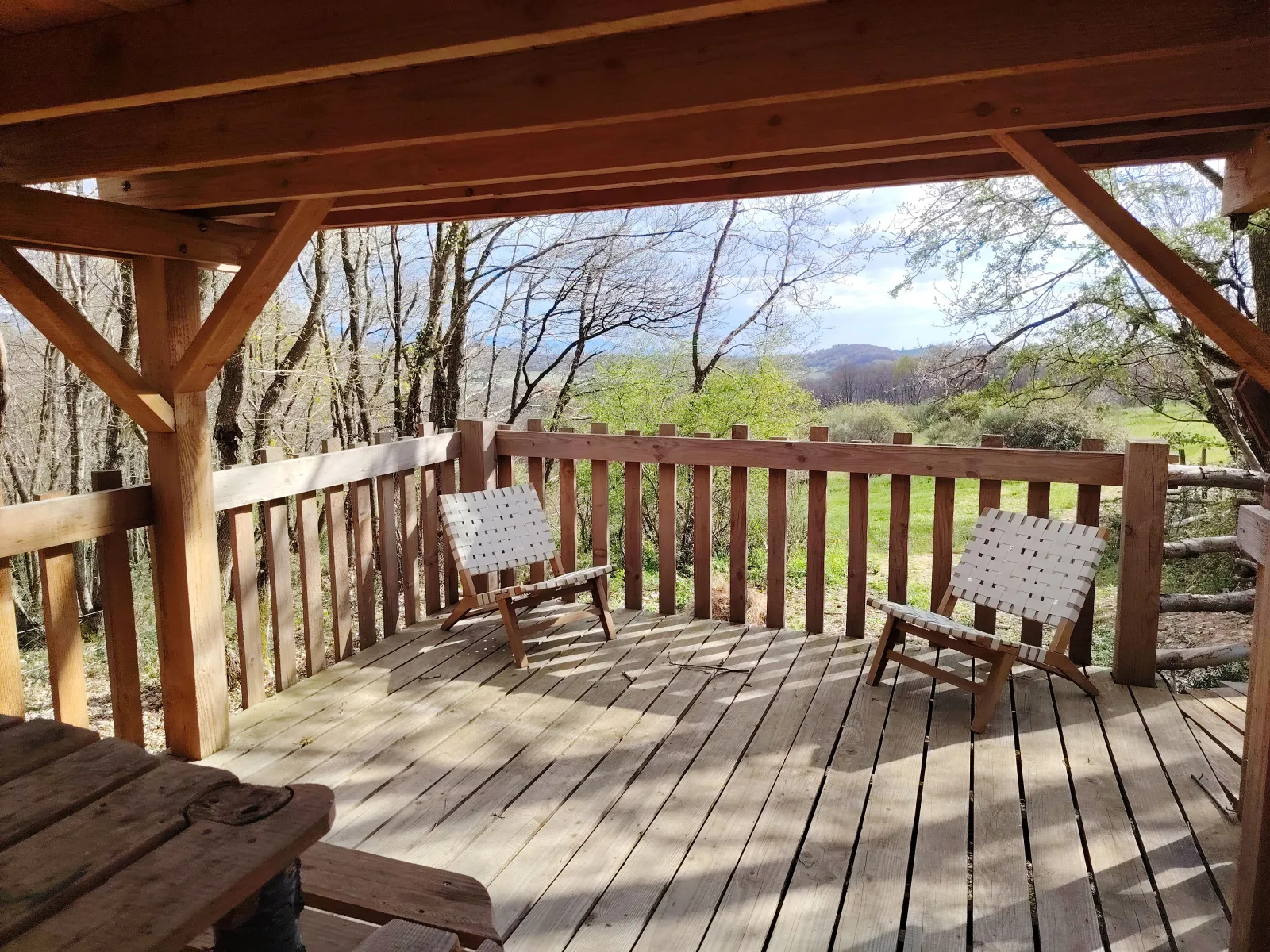 Cabane Tiny Pony, cabane sur pilotis à Saint-Donat-sur-l'Herbasse