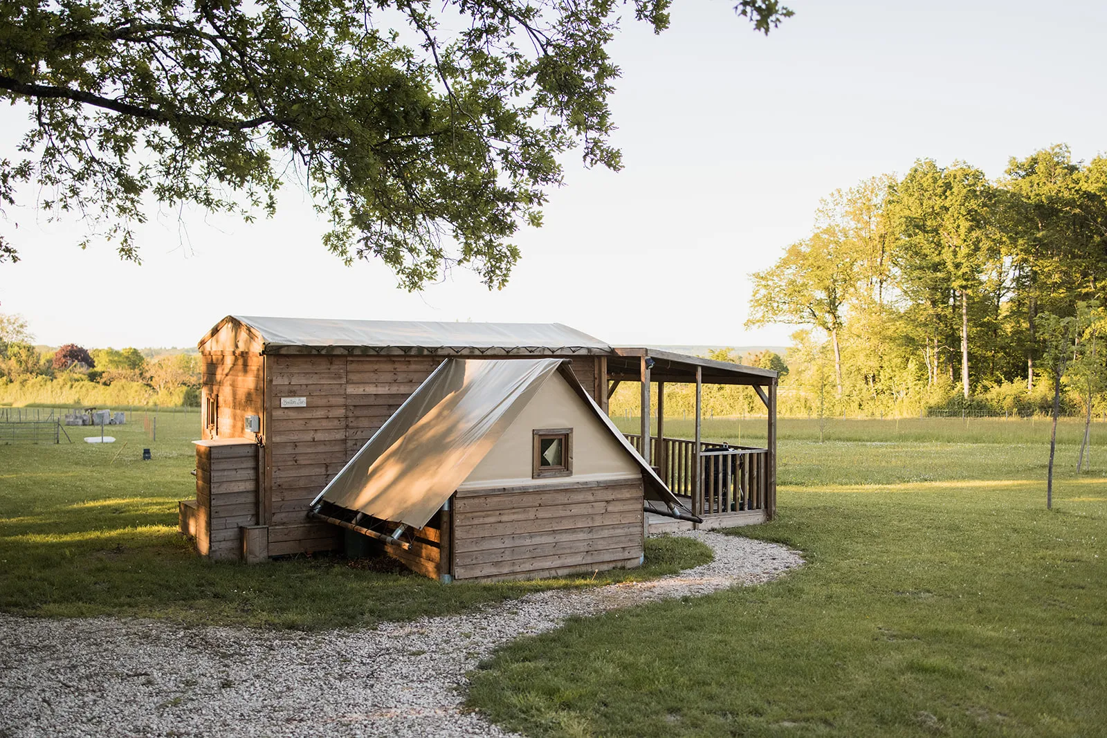 Cabane tribu Bouton d'Or à Cour-Cheverny, photo 3
