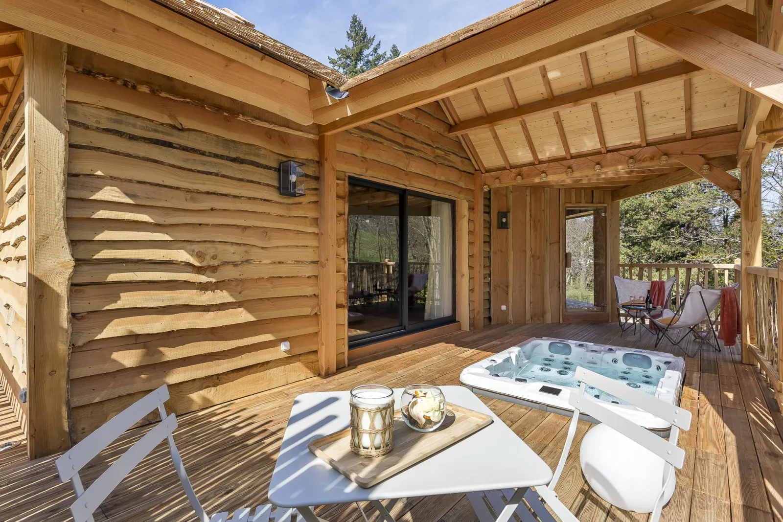 Cabane Verveine, cabane dans les arbres à Satillieu