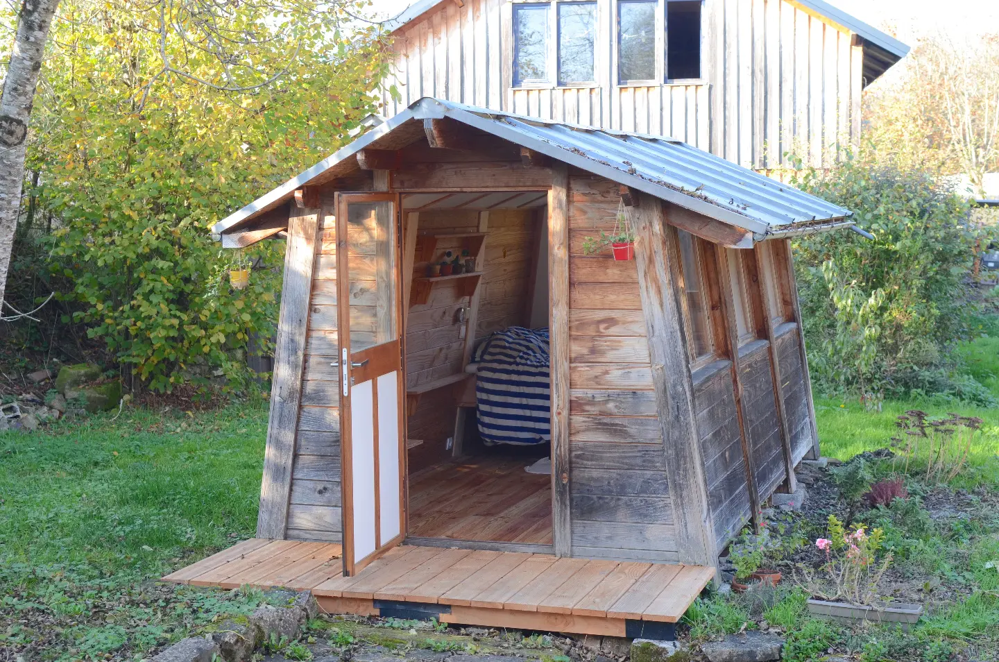 Cabane Yaga, cabane au sol à Chissey-en-Morvan
