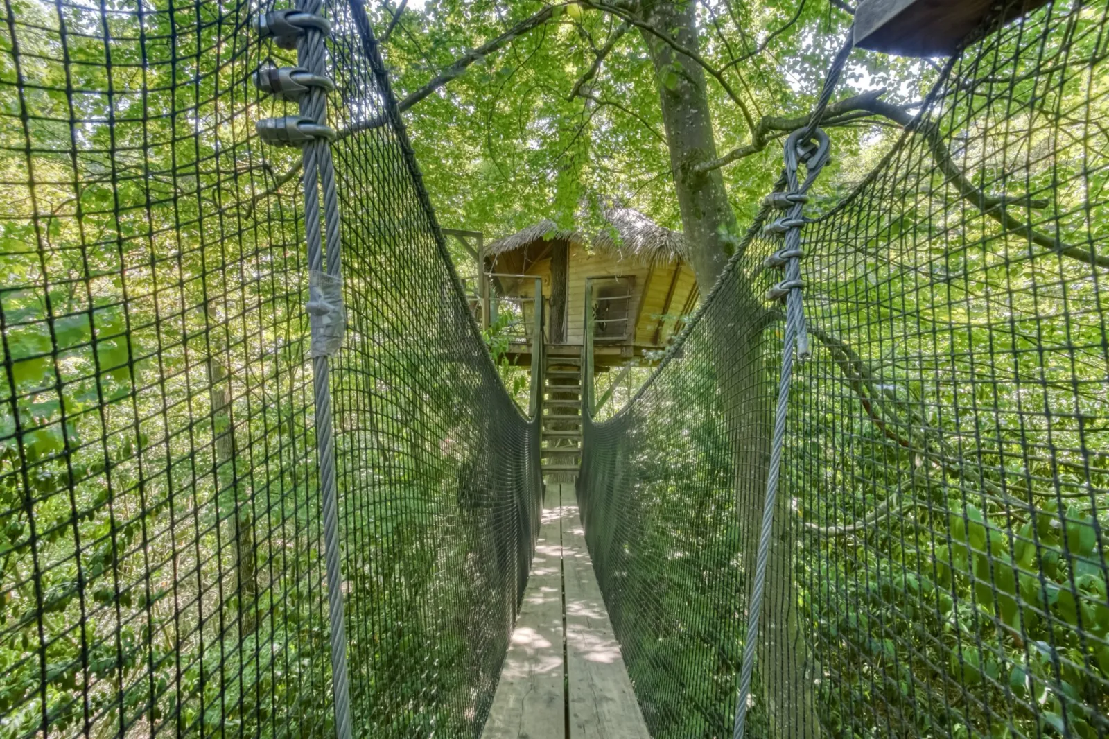Cabane Zen, cabane dans les arbres à Pons
