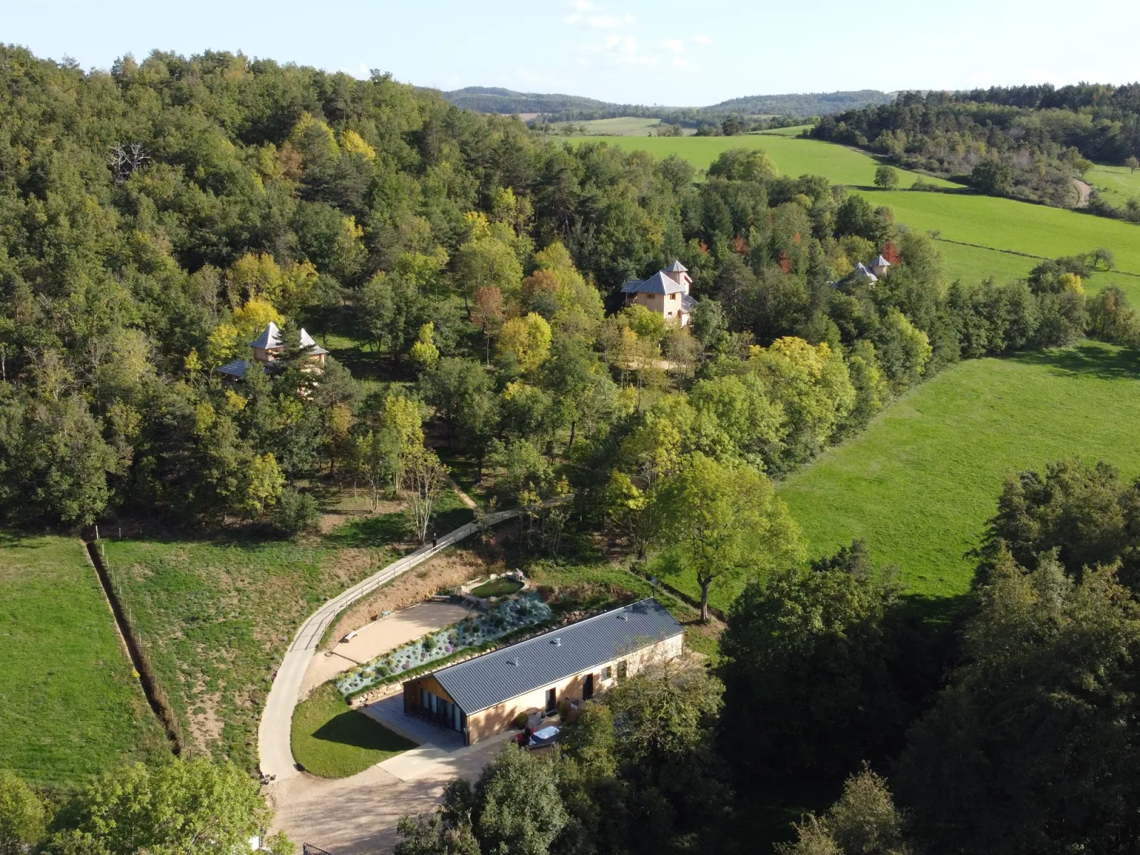Cabanes Châteaux du Peydébé à Vieille-Brioude, photo 3