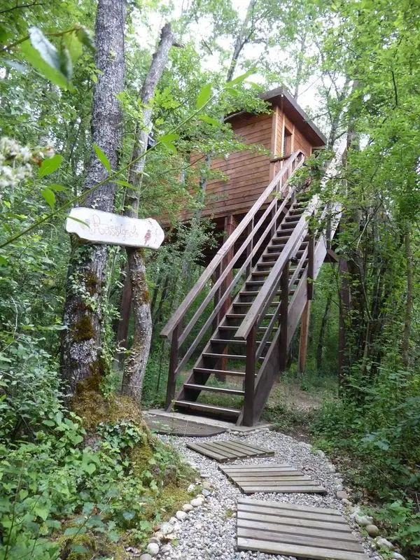 Cabanes Sainte Camelle, cabane dans les arbres à Saint-Victor-Rouzaud